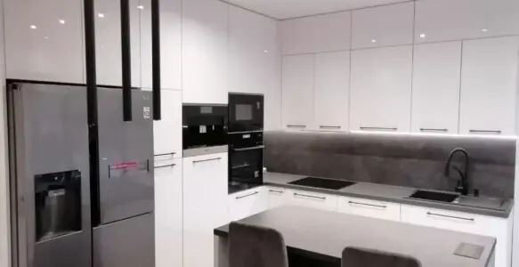 Kuchnia z dużą wyspą