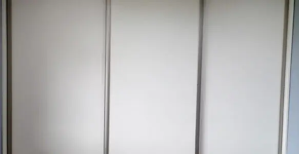 Przestrzeń podzielona na trzy