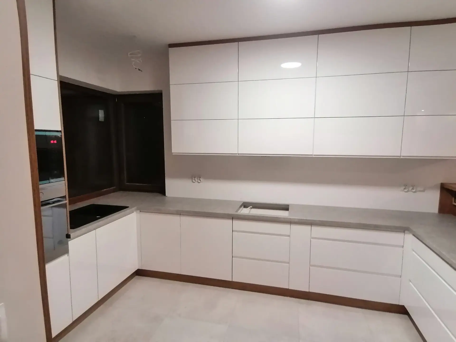 Kuchnia biały połsyk