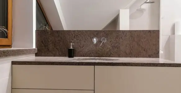 Łazienka z kamieniem