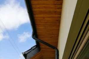 Drewniana podbitka dachowa