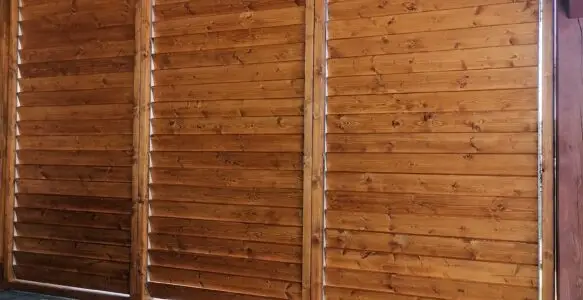 Naturalna zabudowa tarasu z lameli drewnianych