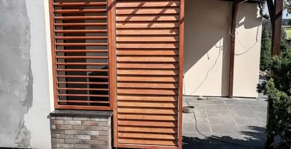 Zabudowa tarasu z panelem lamelowym