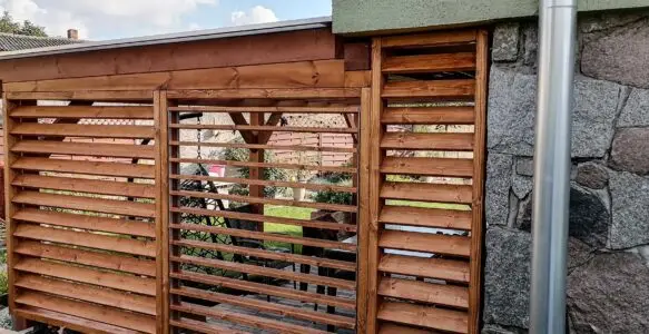 Zabudowa tarasowa z żaluzjami