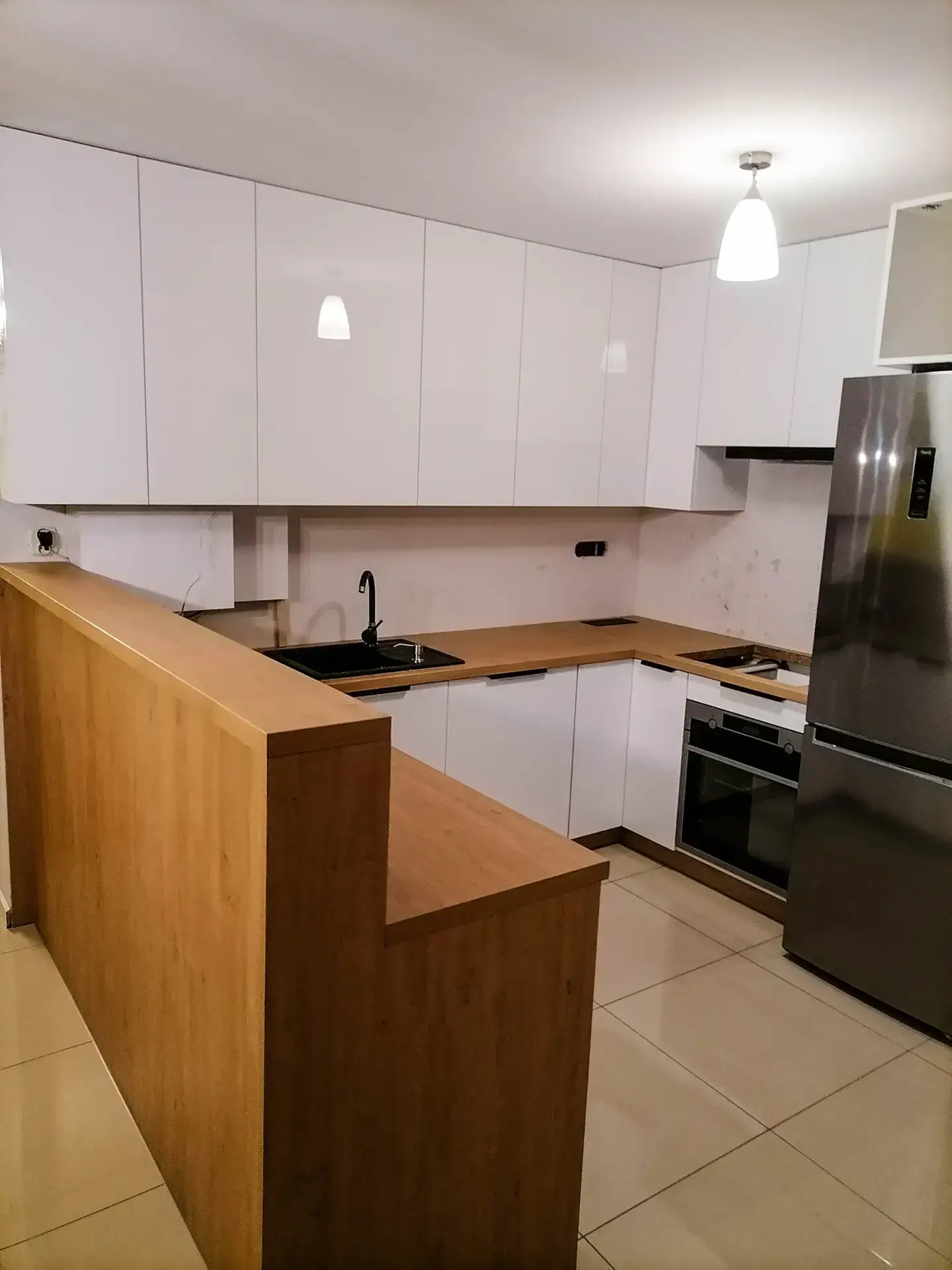 Biała kuchnia w połysku