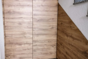 Zabudowa pod schodami