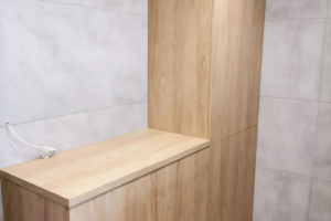 Zabudowa łazienkowa z piecem